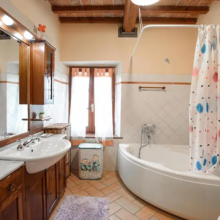 3 Bedroom Stunning In Appartement Ficulle