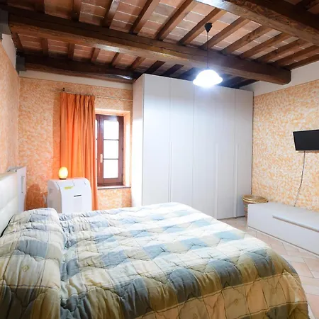 Appartement 3 Bedroom Stunning In Ficulle