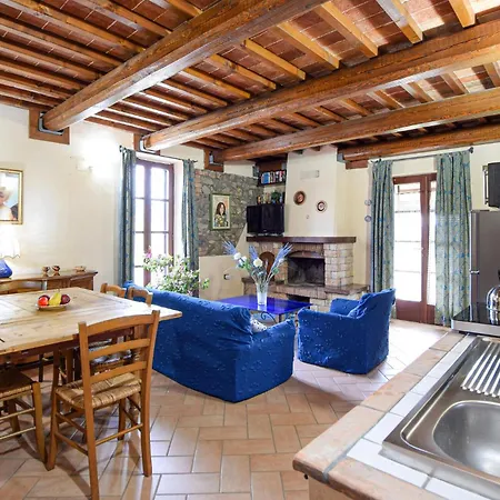 3 Bedroom Stunning In * Ficulle
